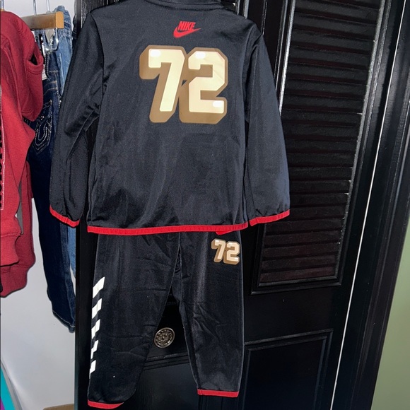 Nike Black and Red Athletic Set - Picture 5 of 5